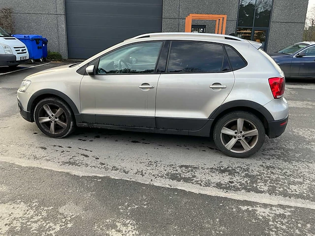 Volkswagen polo personenauto - afbeelding 24 van  25