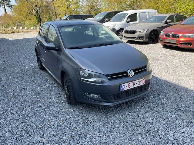 Volkswagen polo personenauto - afbeelding 8 van  14