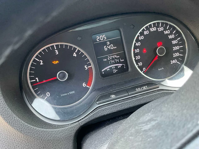Volkswagen polo personenauto - afbeelding 5 van  14