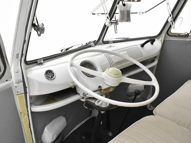 Volkswagen t1 samba **no reserve** - afbeelding 10 van  57