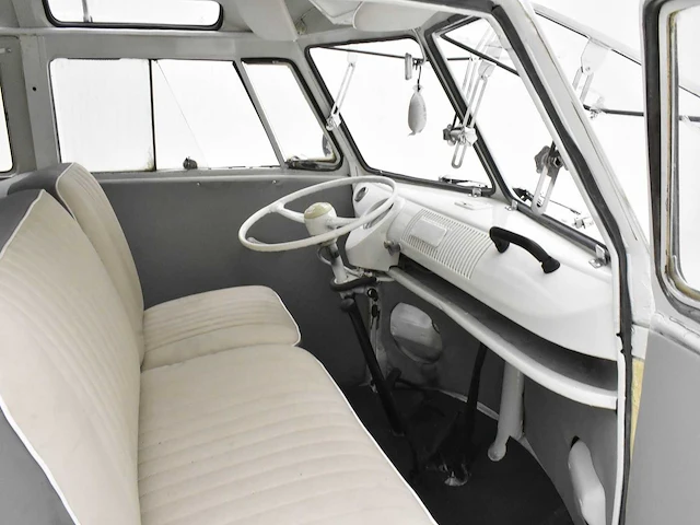 Volkswagen t1 samba **no reserve** - afbeelding 21 van  57