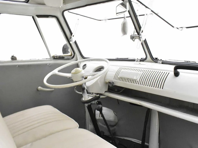 Volkswagen t1 samba **no reserve** - afbeelding 22 van  57