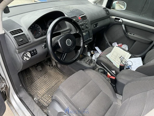 Volkswagen touran - 2004 - afbeelding 8 van  10