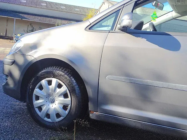 Volkswagen touran 1.6 - afbeelding 2 van  48