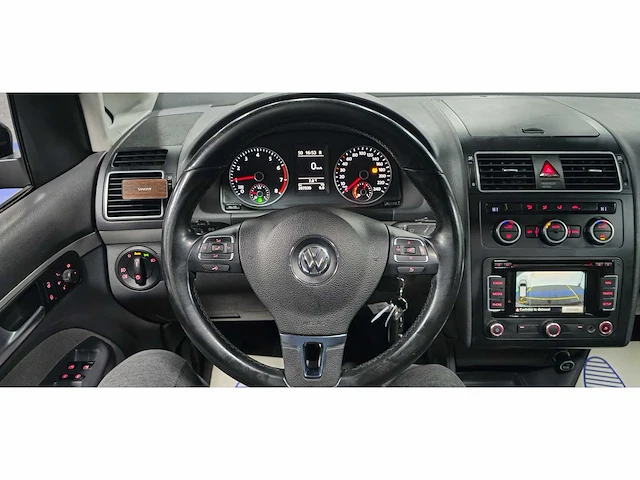 Volkswagen touran * 5 zitplaatsen + 2 optioneel * 1.4 tgi : gas + benzine * camera + park assist voor & achter + cruise control + navi + ac * - afbeelding 16 van  49