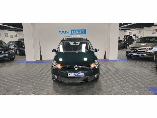 Volkswagen touran * 5 zitplaatsen + 2 optioneel * 1.4 tgi : gas + benzine * camera + park assist voor & achter + cruise control + navi + ac * - afbeelding 12 van  49