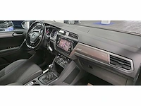 Volkswagen touran * facelift * 2.0 diesel * automatische dsg * cruise control aac + park assist voor & achter + navi + ac * - afbeelding 8 van  33