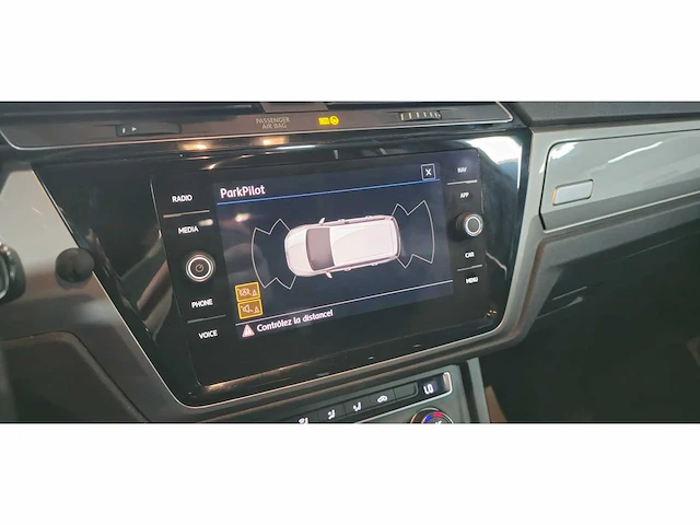 Volkswagen touran * facelift * 2.0 diesel * automatische dsg * cruise control aac + park assist voor & achter + navi + ac * - afbeelding 13 van  33