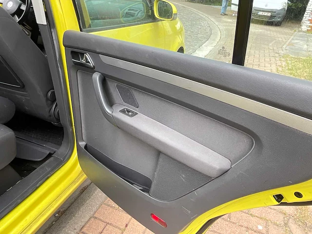 Volkswagen touran tdi uit 2006 - afbeelding 24 van  37
