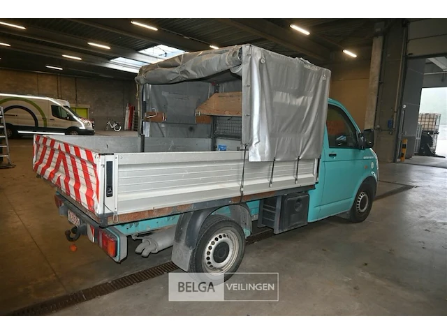 Volkswagen transport licht vrachtwagen - afbeelding 13 van  24