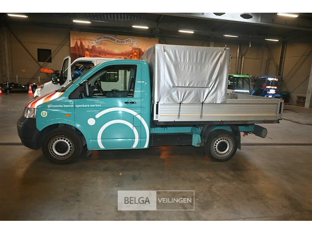 Volkswagen transport licht vrachtwagen - afbeelding 12 van  24