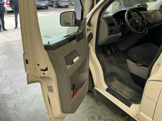 Volkswagen transporter 2.5 tdi minibus - afbeelding 7 van  51