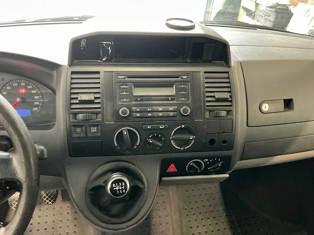 Volkswagen transporter 2.5 tdi minibus - afbeelding 11 van  51
