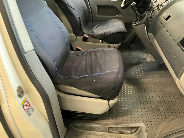 Volkswagen transporter 2.5 tdi minibus - afbeelding 26 van  51
