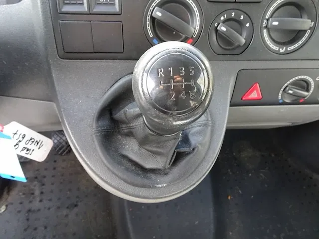 Volkswagen transporter - afbeelding 2 van  19