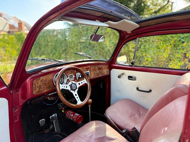 Volkswagen vw 1300 oldtimer - afbeelding 8 van  12