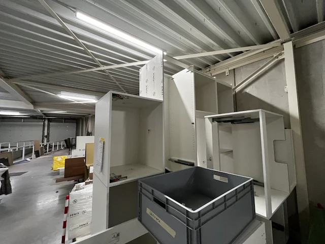 Volledig afgewerkte keuken zonder toestellen, geen plannen beschikbaar!!! - afbeelding 3 van  6