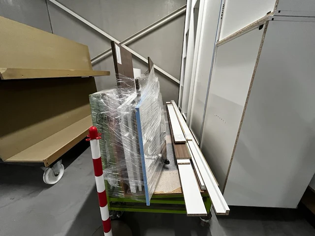 Volledig afgewerkte keuken zonder toestellen, geen plannen beschikbaar!!! - afbeelding 5 van  6
