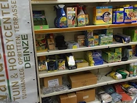 Volledig inhoud rek tuinproducten - afbeelding 6 van  13