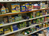 Volledig inhoud rek tuinproducten - afbeelding 7 van  13