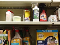 Volledig inhoud rek tuinproducten - afbeelding 11 van  13