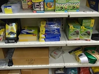 Volledig inhoud rek tuinproducten - afbeelding 12 van  13