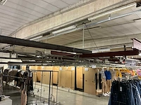 Volledig kledingtransport hangrailstraatlijn/systeem - afbeelding 22 van  58