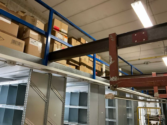Volledig kledingtransport hangrailstraatlijn/systeem - afbeelding 43 van  58
