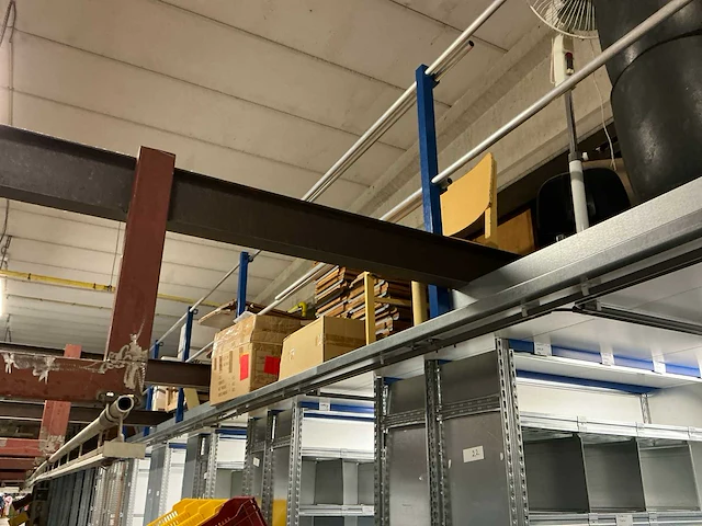 Volledig kledingtransport hangrailstraatlijn/systeem - afbeelding 44 van  58
