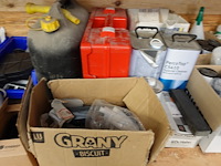 Volledig rek met inhoud - afbeelding 2 van  14