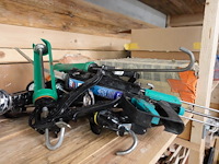 Volledig rek met inhoud - afbeelding 4 van  14