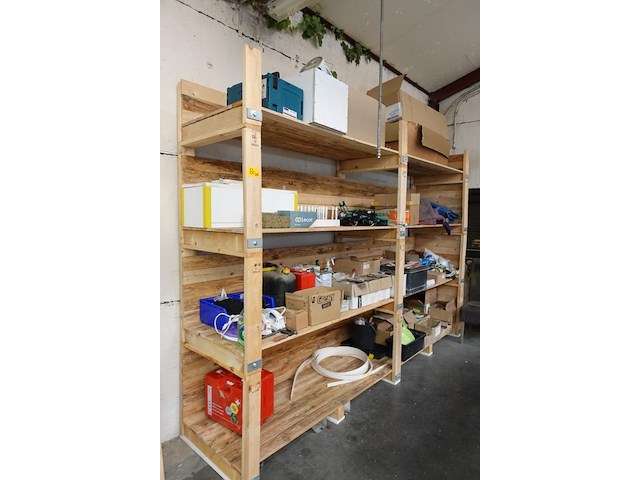 Volledig rek met inhoud - afbeelding 1 van  14