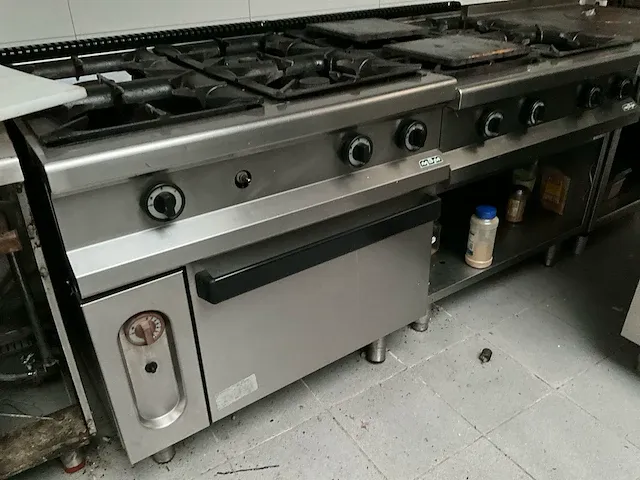 Volledig resterende inhoud van keukenruimte - afbeelding 4 van  29