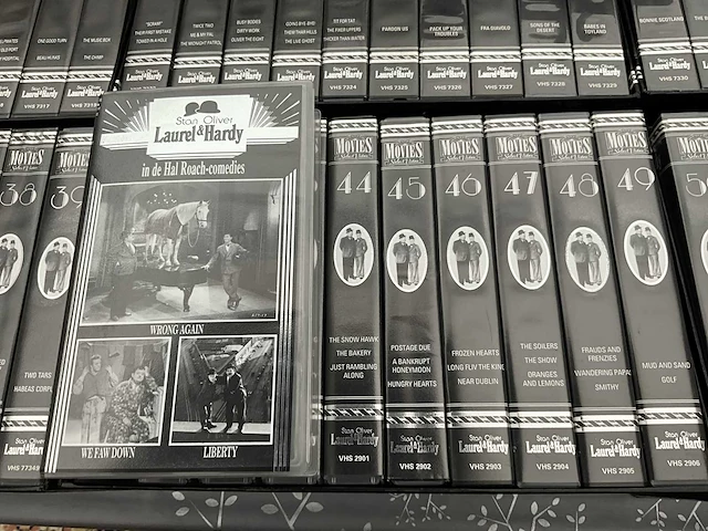 Volledige 60-delige reeks/verzameling videocassettes laurel & hardy - afbeelding 5 van  19