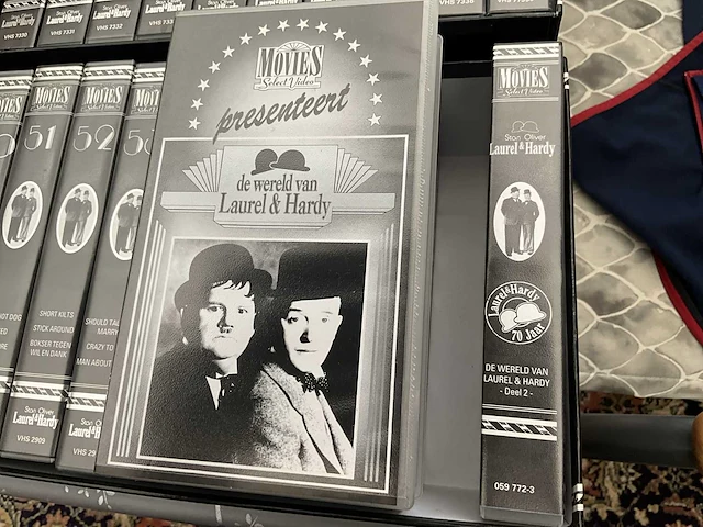 Volledige 60-delige reeks/verzameling videocassettes laurel & hardy - afbeelding 7 van  19