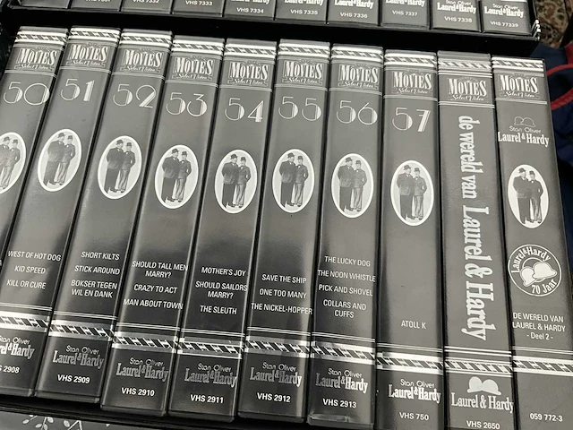 Volledige 60-delige reeks/verzameling videocassettes laurel & hardy - afbeelding 8 van  19
