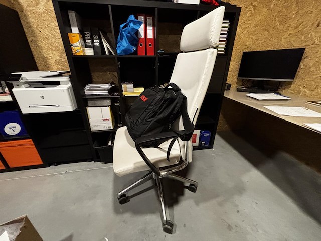 Volledige bureau - afbeelding 3 van  8