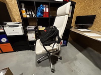 Volledige bureau - afbeelding 3 van  8