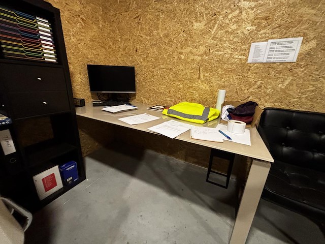 Volledige bureau - afbeelding 4 van  8