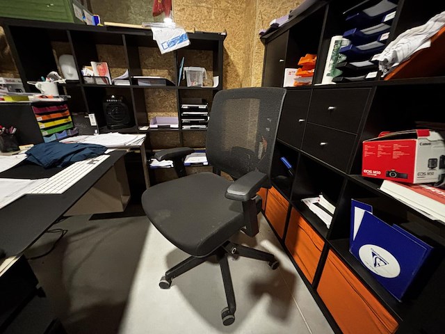 Volledige bureau - afbeelding 6 van  8