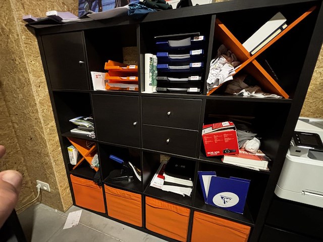 Volledige bureau - afbeelding 7 van  8