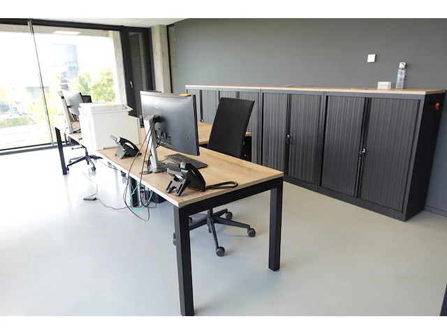 Volledige bureauopstelling - afbeelding 1 van  6