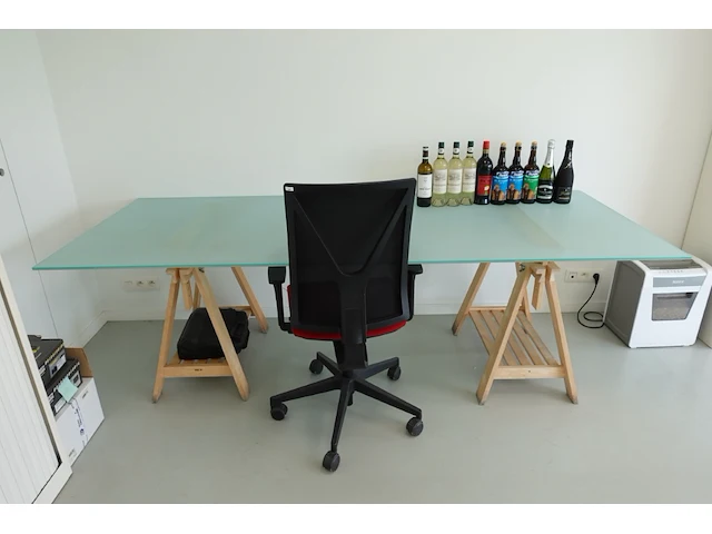 Volledige bureauopstelling - afbeelding 12 van  20