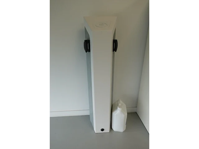 Volledige bureauopstelling - afbeelding 2 van  26