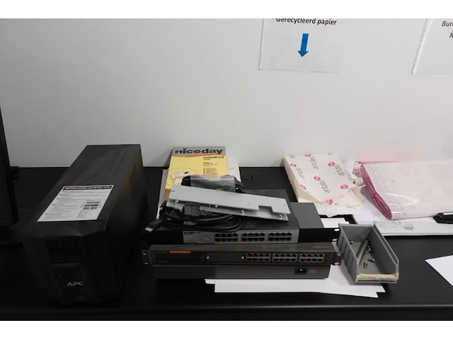 Volledige bureauopstelling - afbeelding 13 van  26