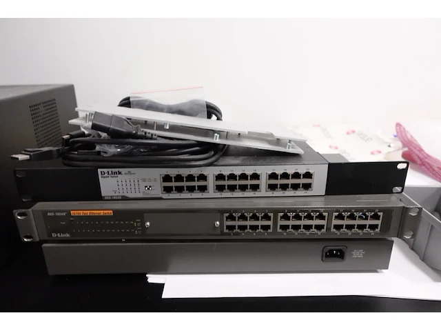 Volledige bureauopstelling - afbeelding 15 van  26