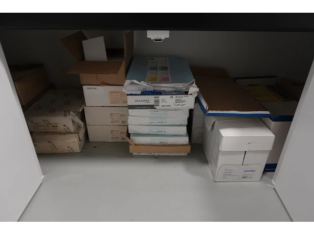 Volledige bureauopstelling - afbeelding 18 van  26