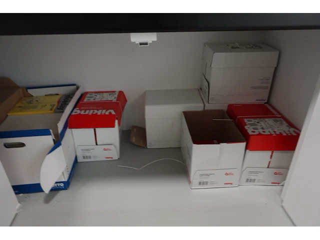 Volledige bureauopstelling - afbeelding 19 van  26