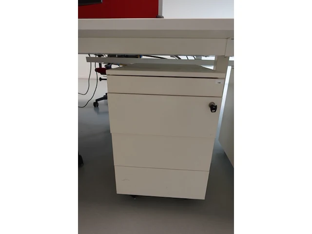 Volledige bureauopstelling - afbeelding 8 van  10