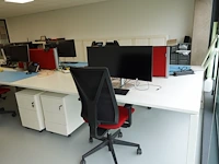 Volledige bureauopstelling - afbeelding 5 van  9